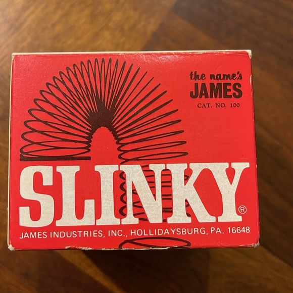 VINTAGE JAMES INDUSTRIES, INC SILVER SLINKY TOY WITH ORIGINAL BOX - CLASSIC! - Picture 5 of 12